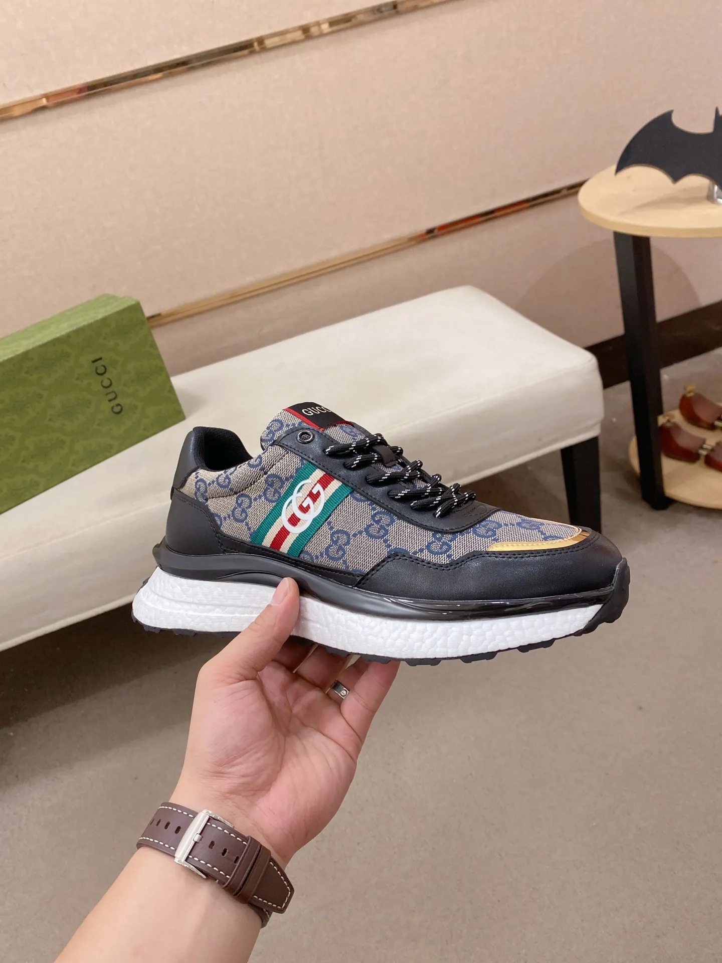 Men's clothing and shoes💰:462💰 (GUCCI) The latest model from the official website🎁🎁Casual and fashionable men's shoes👟, hot style💥The version is simple and elegant, exclusive for trendy men. The unique latest brand elements from the official website👑Original Gucci decoration, fashionable and generous, the fabric is original cowhide ✅Mesh breathable lining, the official website specifies wear-resistant casual outsole, the classic model is taken in kind at the counter🎬38-44 (can be customized for 45 non-refundable)